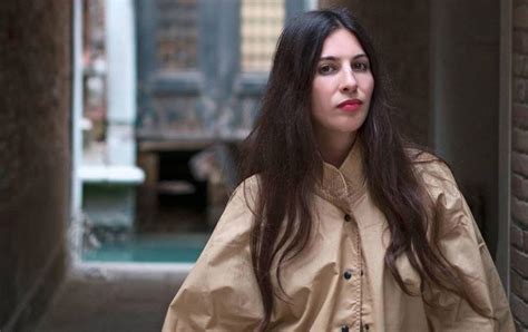 chloe feinberg|Artist in court battle with lawyer brother over £1.3m investment .